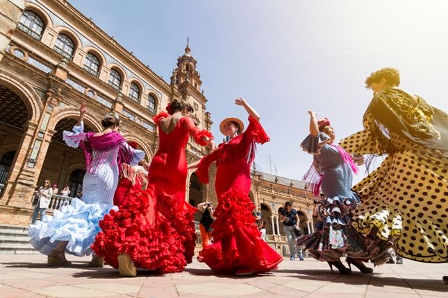 Flamenca Bailando en Sevilla