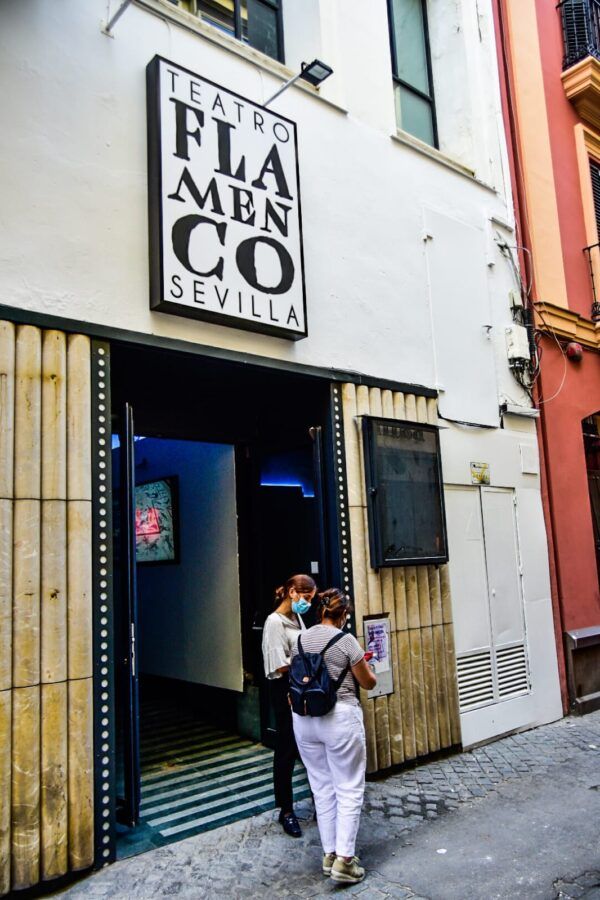 Teatro Flamenco Sevilla - Entrada al Teatro