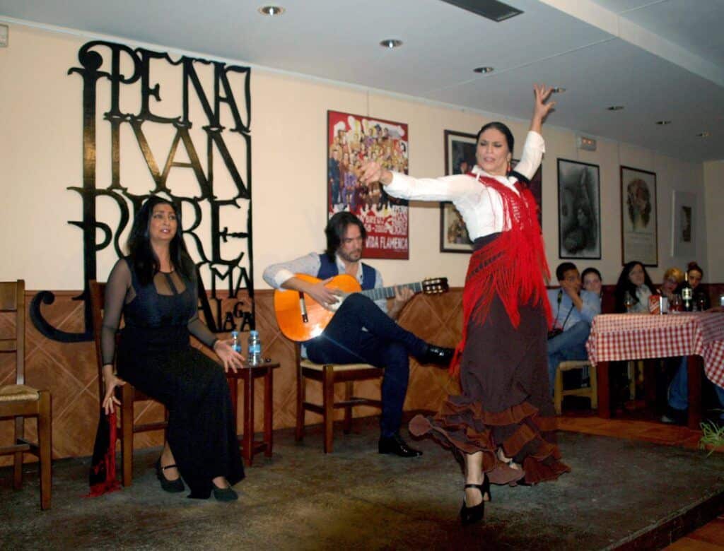 Tablao flamenco en Málaga Museo arte flamenco Peña Juan Breva