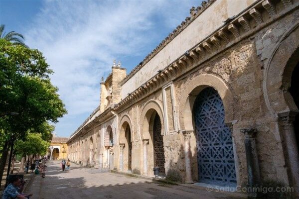 Excursion a Cordoba y la Mezquita desde Sevilla - Patio Interior de la Mezquita - FLAMENCO ONLINE